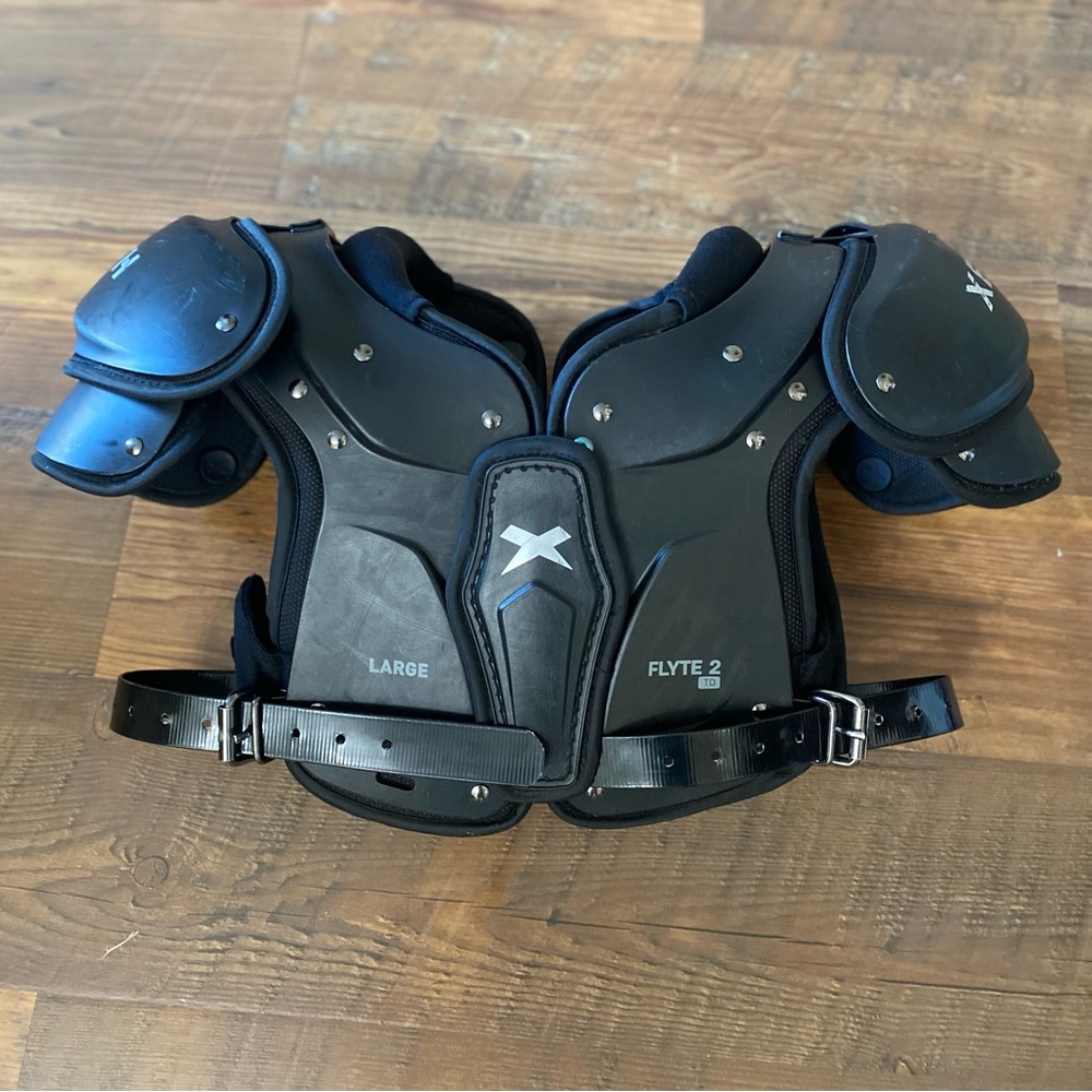 FLYTE 2 FOOTBALL LARGE 2 SHOULDER PADS